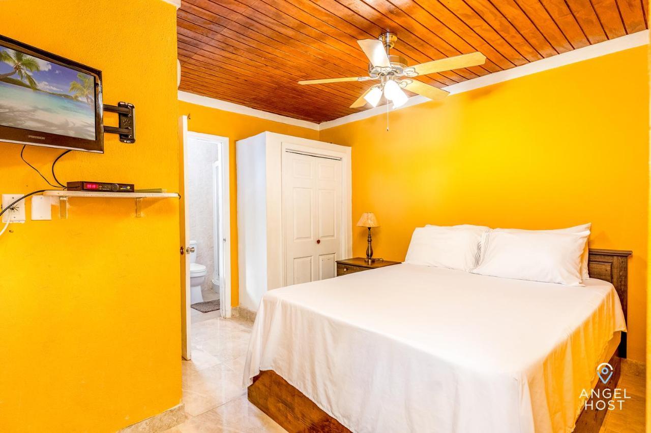 Chalk Sound Beach Residences Near Sapodilla Bay Beach By Angel Host! Taylor Bay Beach Екстериор снимка