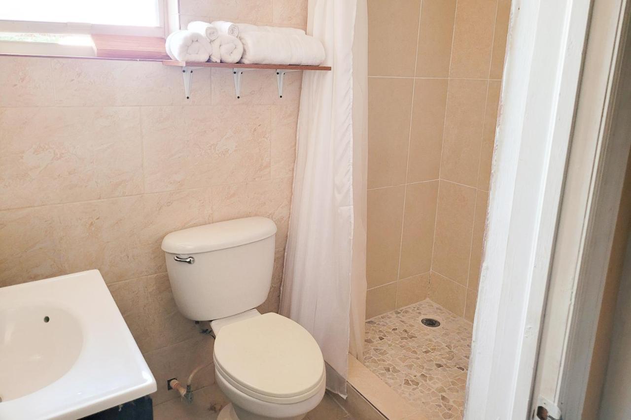 Chalk Sound Beach Residences Near Sapodilla Bay Beach By Angel Host! Taylor Bay Beach Екстериор снимка